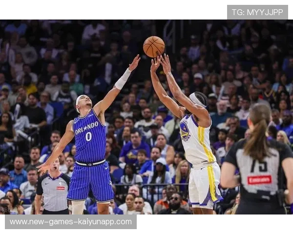 勇士球场打法：外线跑位与内线联动持续带来破坏力